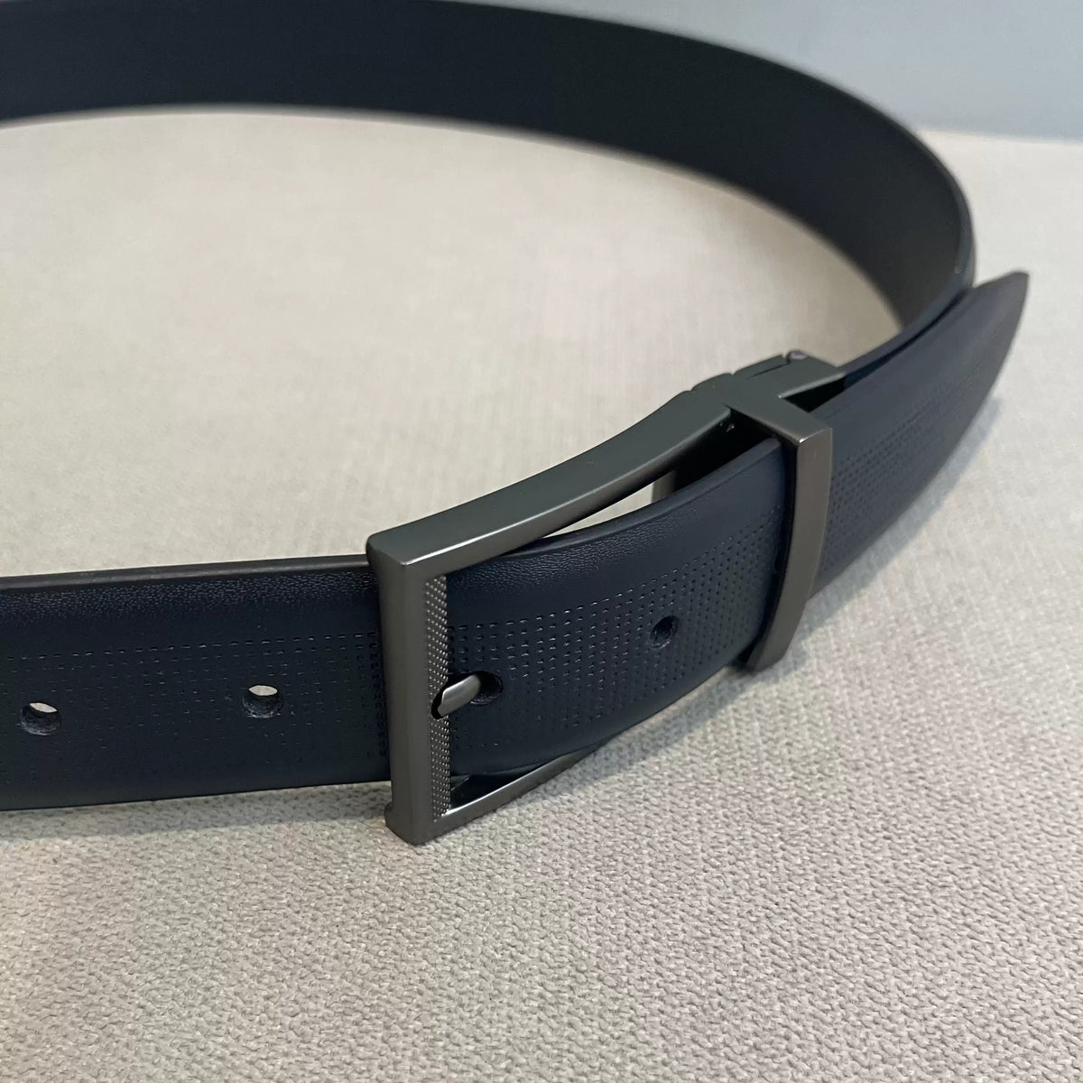 Importé - Ceinture Homme en Cuir Véritable Bleu Foncé, Boucle Ardillon 3,3 cm
