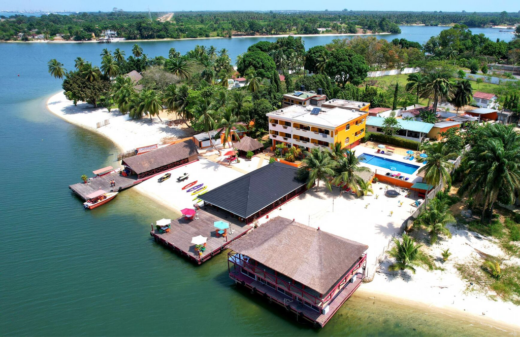 SÉJOUR 1 Nuitée en 1/2 pension Baie des Milliardaires Rosa Beach