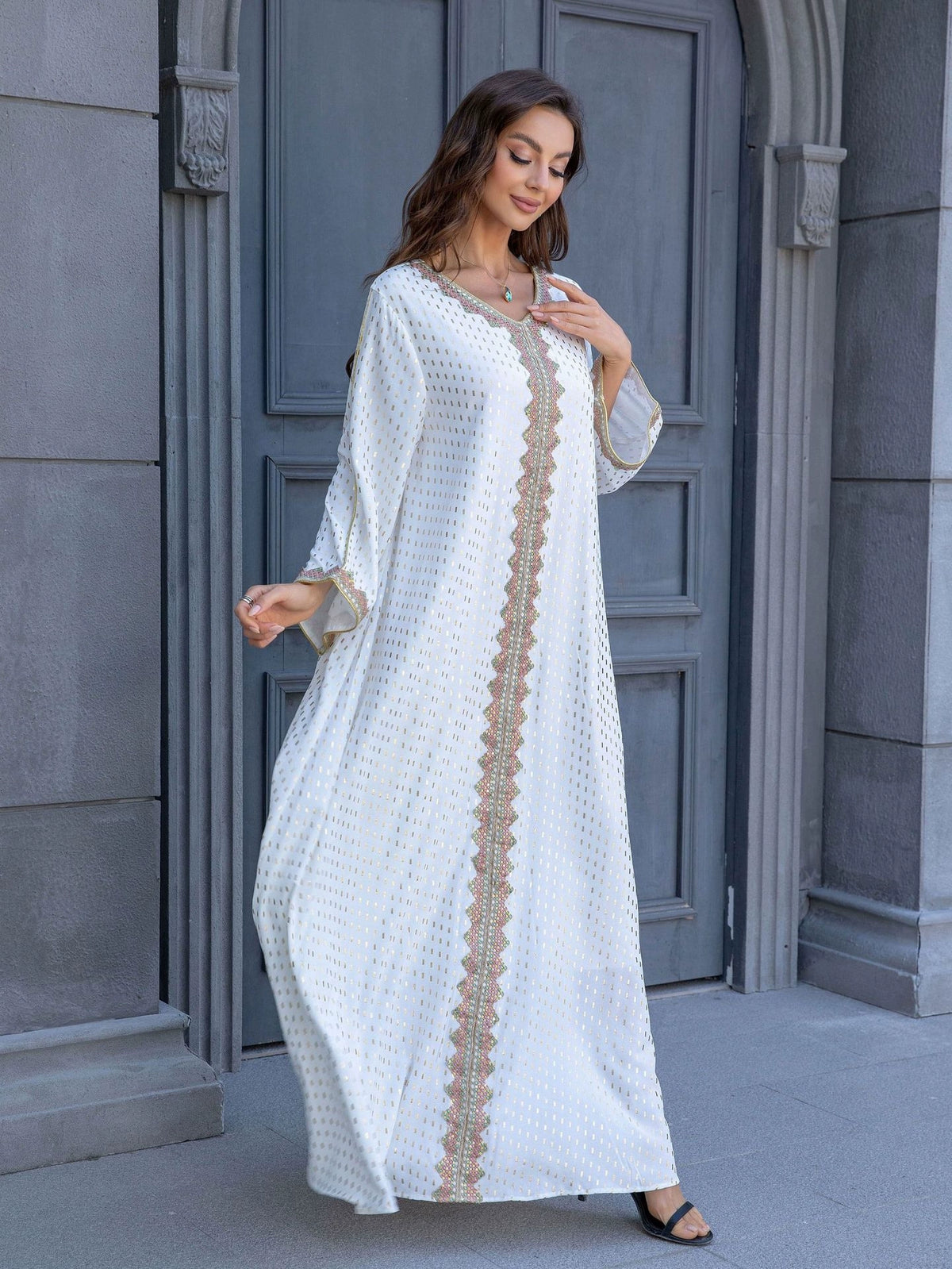 Importé -  Boubou Légère Femme Col en V Avec Broderies  Dorée
