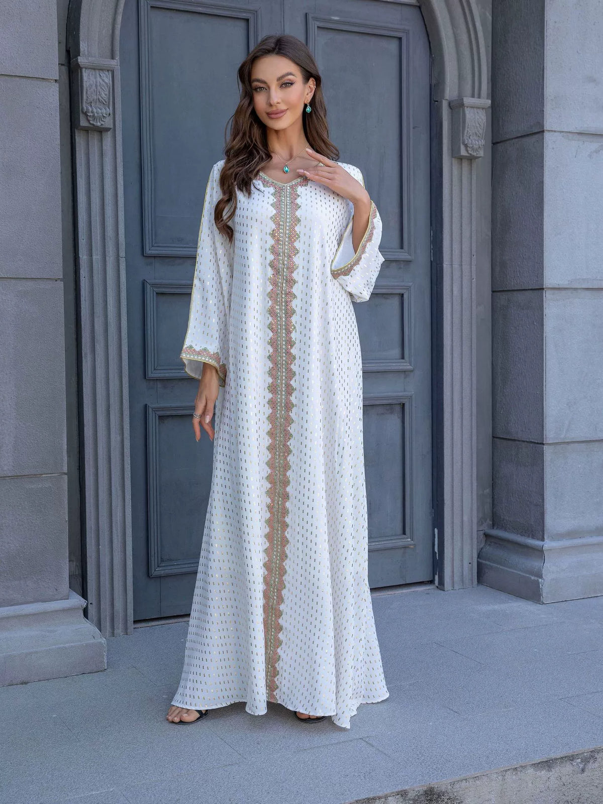 Importé -  Boubou Légère Femme Col en V Avec Broderies  Dorée