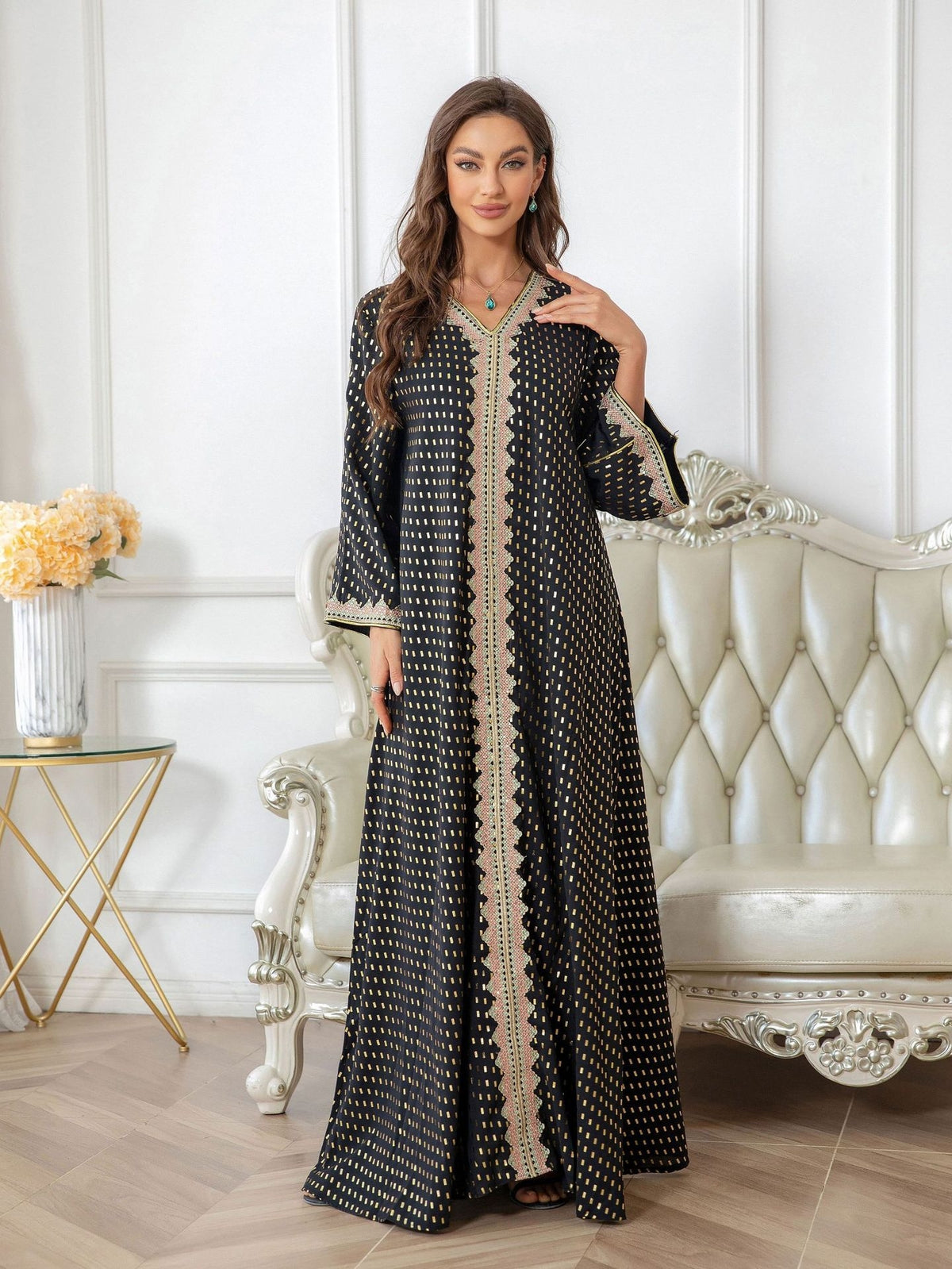 Importé -  Boubou Légère Femme Col en V Avec Broderies  Dorée