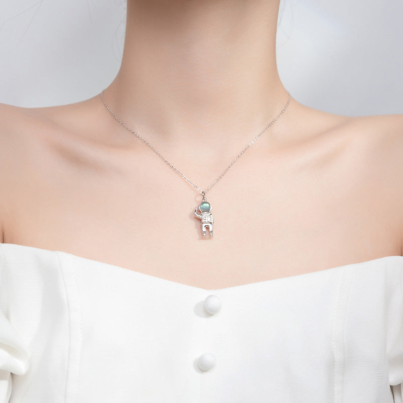 Importé - Collier Motif astronaute
