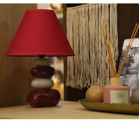 Lampe de table-25x25x34cm-base en ceramique-4galets-burgundy-beige abj-rouge