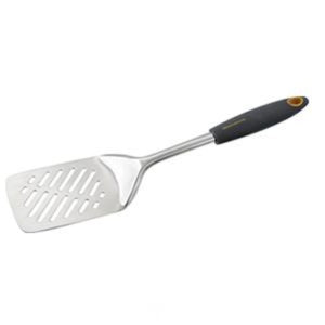 SPATULE AJOUREE ACIER INOXYDABLE – 33CM -FACKELMANN 25203