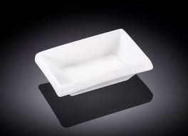 PLAT POUR SNACKS ET SAUCES EN PORCELAINE – 9X6CM – WL 992727 / A